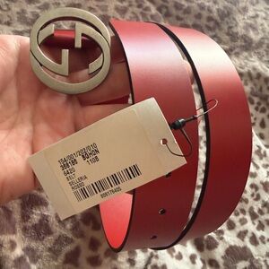 Gucci  Leather Belt with Silver Interlock Buckle